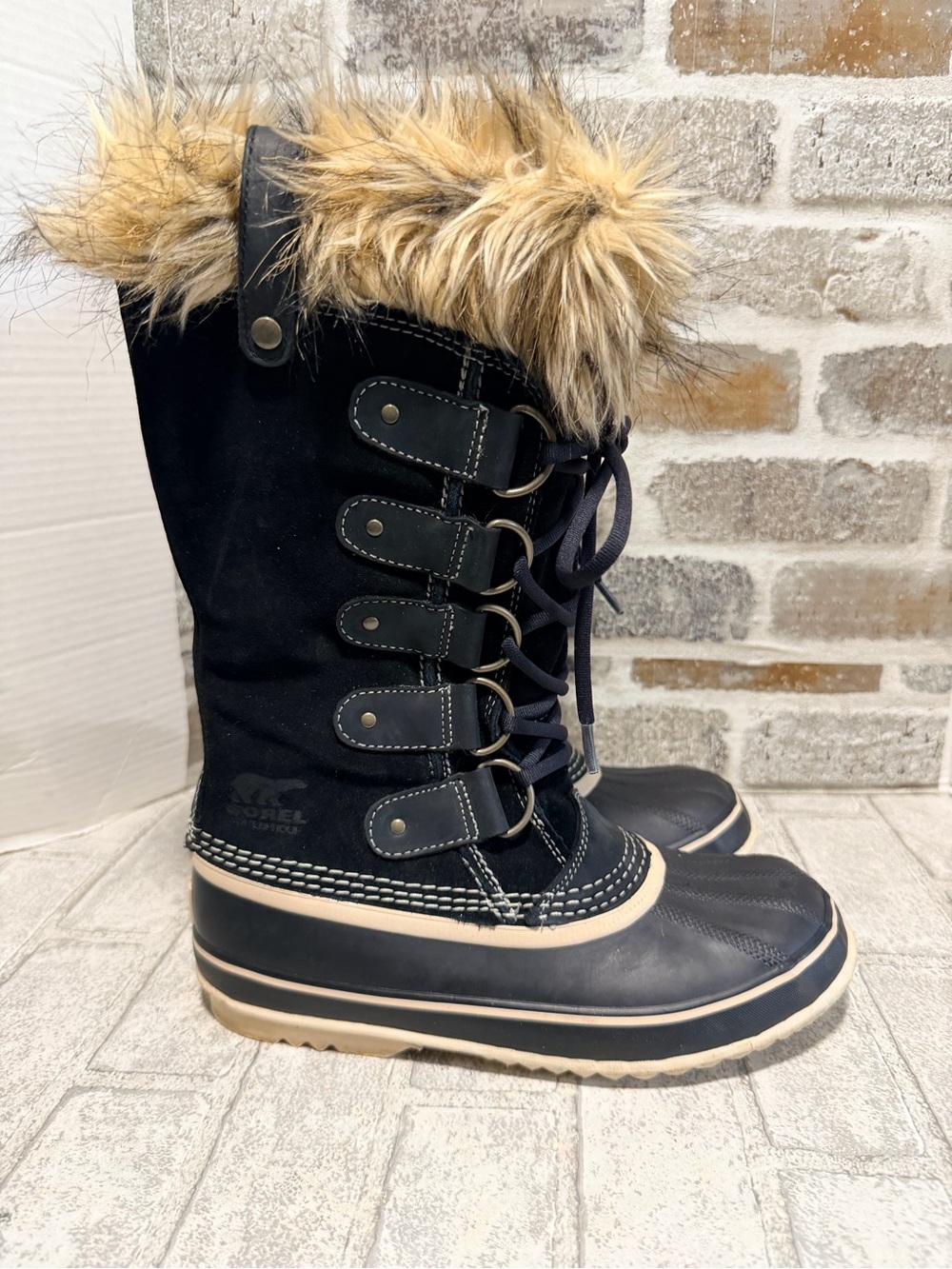 Sorel Joan of arc winter boots black size 8